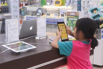 apple-samsung-large-tablets-tabletstorebg